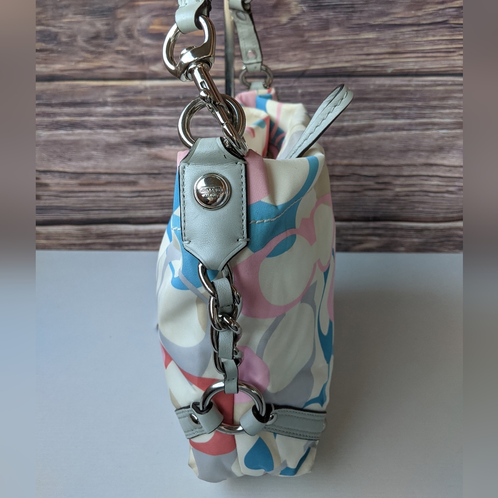 🌺Coach Carly Optic Signature Hobo bag in a multicolored pattern. - Picture 3 of 11
